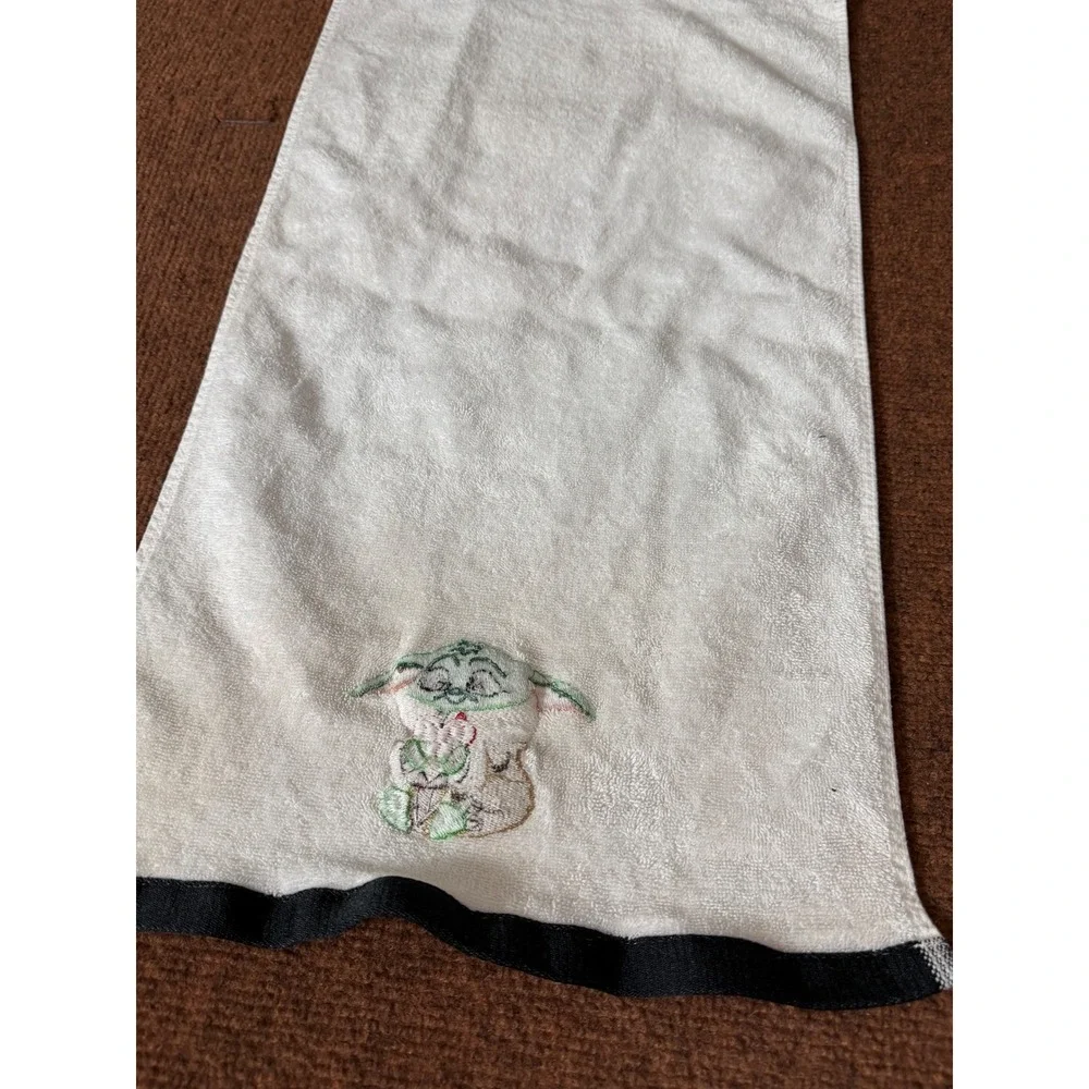 Star Wars Baby Yoda Grogu Hand Towel White Cotton Embroidered Heart Mandalorian